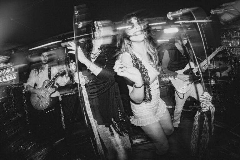 Vintage Voltage (UK) + Freaks Out — Uitgaan in Vlissingen